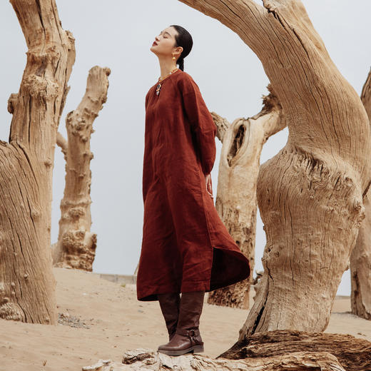 绽放旅行女装730朵/*亚麻圆领插肩袖直筒侧开衩显瘦长款连衣裙 商品图0