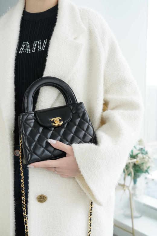 CHANEL香奈儿Kelly金标链条带手柄 亮面小牛皮 斜挎单肩手提包 迷你/超迷你女款 黑色（HH） 商品图3