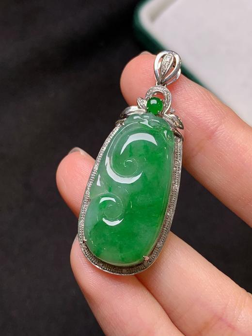 18k金冰阳绿翡翠如意 商品图2