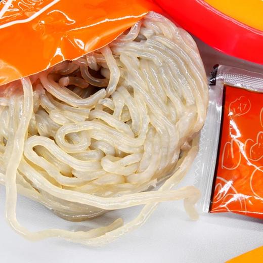 麻六记酸辣粉  201g(粉饼120g➕配料）/桶 商品图2