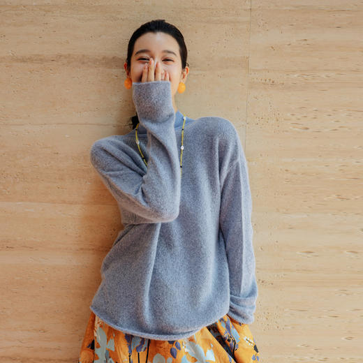 绽放旅行女装661朵/秋冬*山羊绒柔软圆弧领宽松直筒套头羊毛衫 商品图0