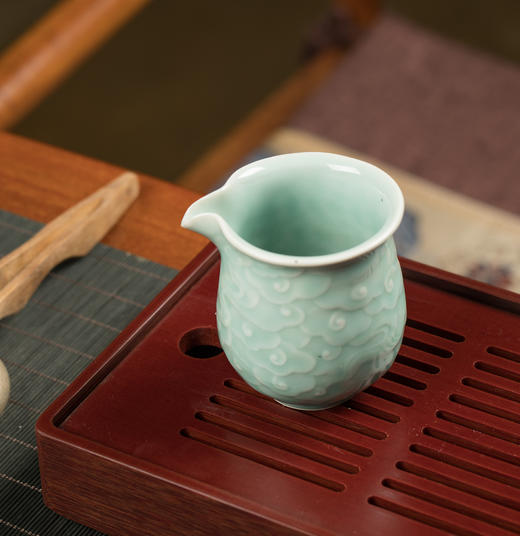 雷慧仙青瓷祥云公道杯 商品图0