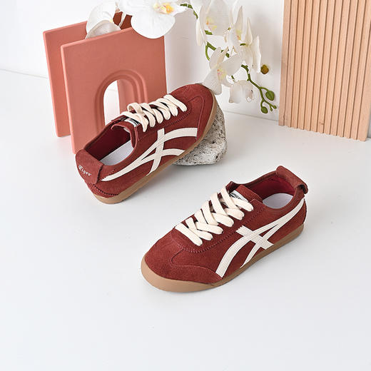 经典鲨2024年秋新款时尚安可拉红潮流拼色系带跑步休闲鞋女KW357-D37011 商品图1