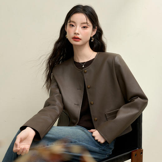 简约复古高级感哑光PU皮面外套女早春圆领短款外套V3442405 商品图0