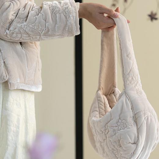 牧衣游 绗缝丝绒夹棉小包百搭简约休闲 云泱【不支持会员折】 商品图0