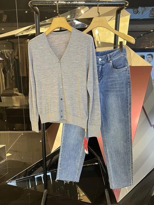 女士牛仔小直筒烟管裤 商品图0