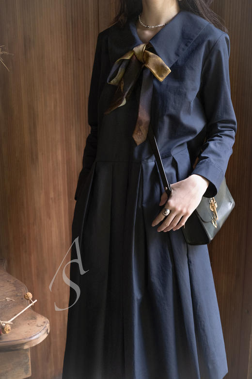 Munoz Vrandecic  黑色小号钥匙锁包 商品图2