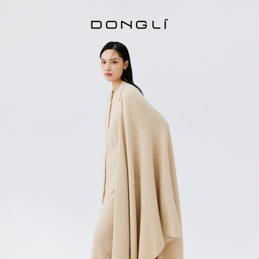 东黎 • 秀场同款 山羊绒女士秋冬华夫格流苏披肩 4380 商品图3