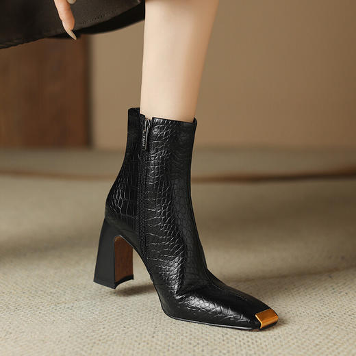 【预售5天】金属头高跟欧美女短靴，时装靴粗跟全皮侧拉链拼接粗跟短靴HCYYHD&5022 商品图1