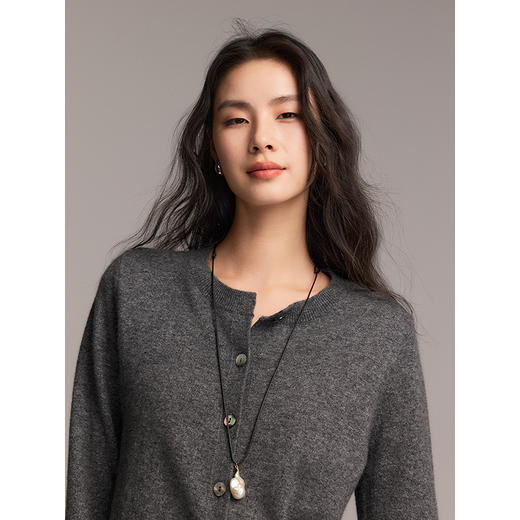 棉仓357605013-丝羊绒圆领开衫 商品图1