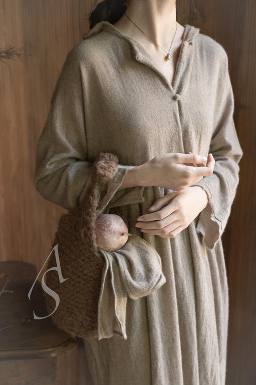 Daniela Gregis  婴儿粉/烟草棕手织羊驼毛两用冷帽/提包 商品图2