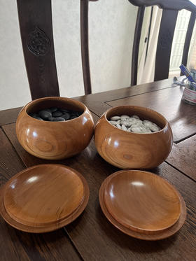 天然宝石围棋，白子白松石，黑子黑曜石。赠送木罐