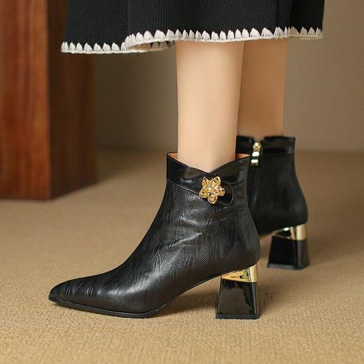 【预售7天】尖头牛皮花朵中跟短靴，复古气质压花高跟单靴XME&898-167 商品图3