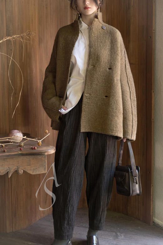 Munoz Vrandecic  石褐色小号信封包 商品图6