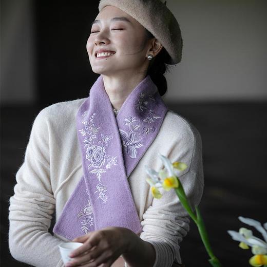 牧衣游 手工刺绣澳毛毛呢围巾双面呢保暖 花至【不支持会员折】 商品图0