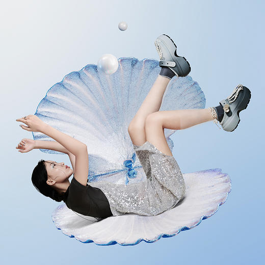 lost in echo X Crocs联名系列24冬季新款珍珠暖棉洞洞鞋女 商品图3