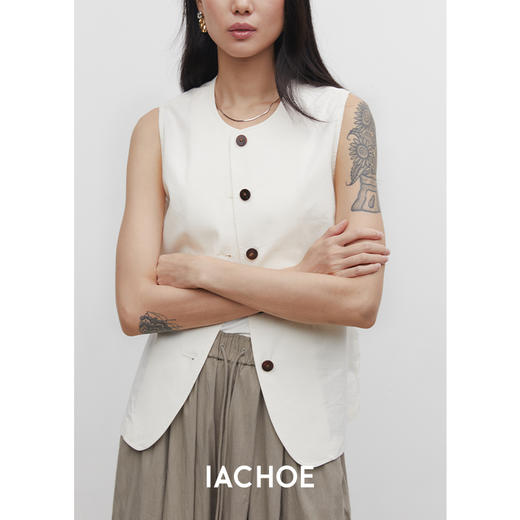 棉仓3521599004- 夏季静奢风灵地思羊毛单排扣圆领马甲小外套 商品图1