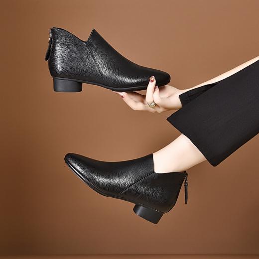 雀说  真皮头层牛皮尖头短靴女中跟皮靴YJ7016 商品图3