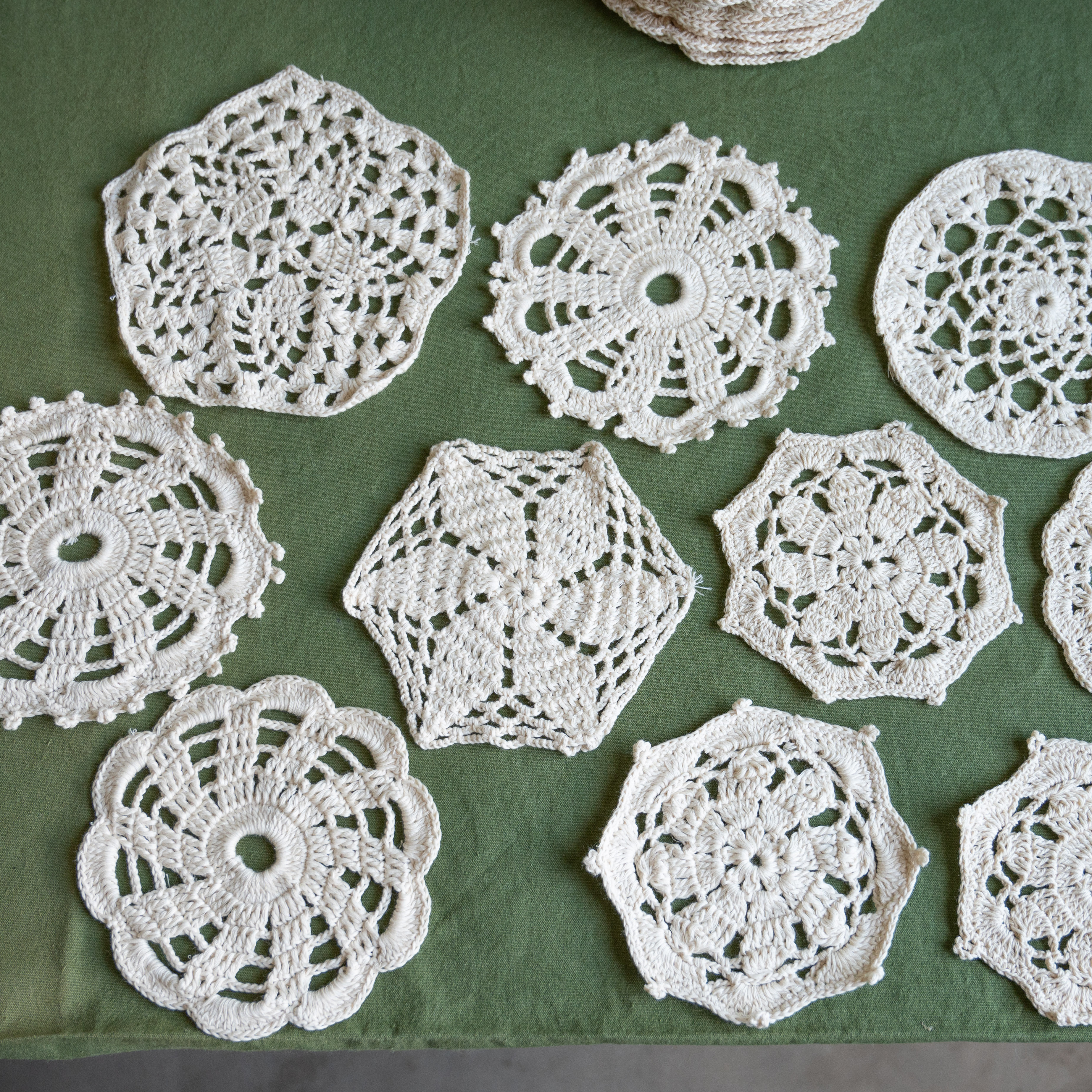 妈妈手工钩编咖啡壶垫