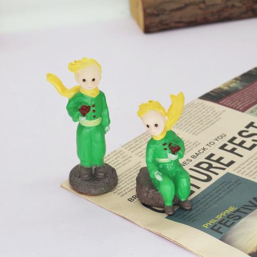 网红抱花小王子装饰摆件 坐姿/站姿 绿衣持花小王子摆件 商品图0