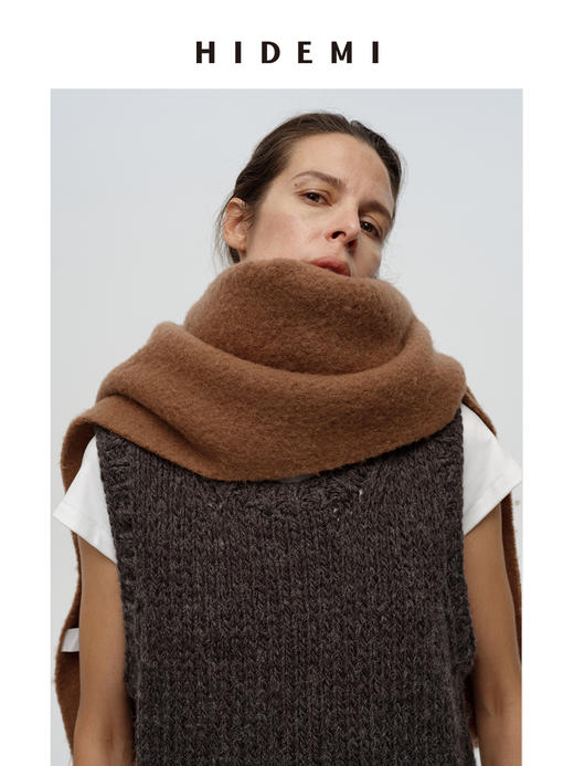HIDEMI【辛芷蕾同款】进口羊羔绒拉毛做旧感加厚款皮标系列超大围巾披肩 驼色/黑色 商品图8