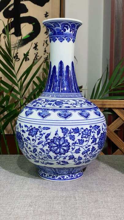 全手工全点工缠枝莲赏瓶 商品图0