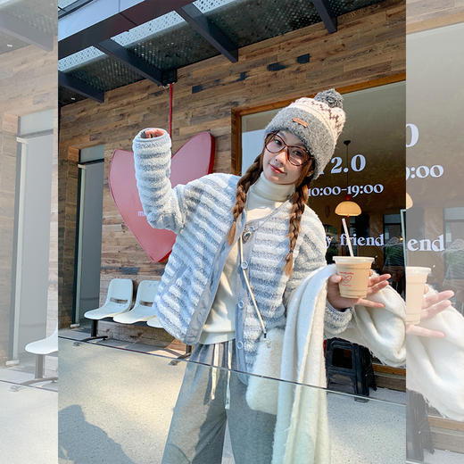 <曾小咸推荐>【奶FUFU蓝白条纹毛毛外套 商品图2