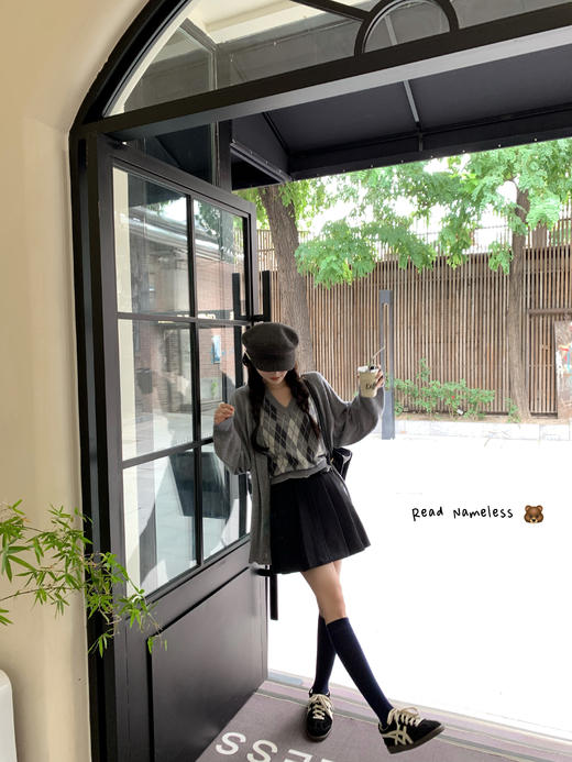 Read Nameless /丝光羊毛灰色菱格背心外套+秋冬黑色腰带百褶裙 2024/10/5 商品图6