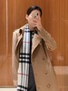 Burberry 经典格纹羊绒围巾 商品缩略图10