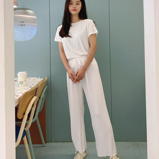 洁丽雅纯色简约睡衣家居服T恤套装 商品图1