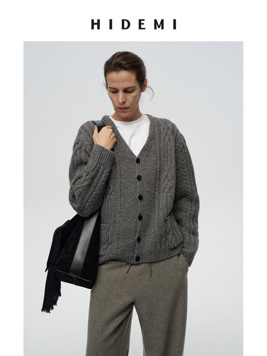 HIDEMI进口澳洲美利奴羊毛粗针绞花设计感加厚款廓形v领纽扣开衫毛衣外套 黑色|烟灰色 商品图8