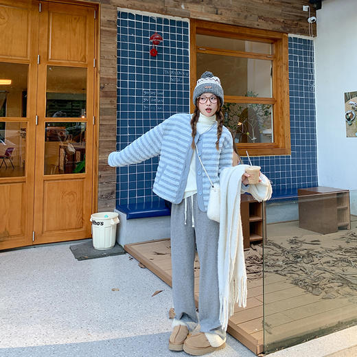 <曾小咸推荐>【奶FUFU蓝白条纹毛毛外套 商品图3