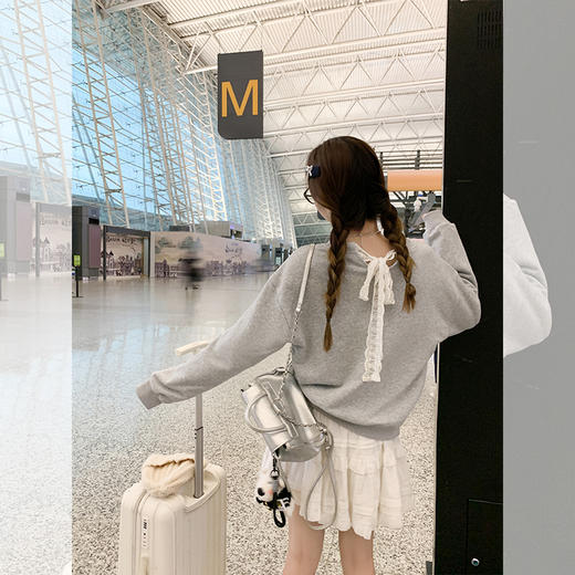 <曾小咸推荐>【韩系简约白色蝴蝶结花灰色卫衣 商品图4