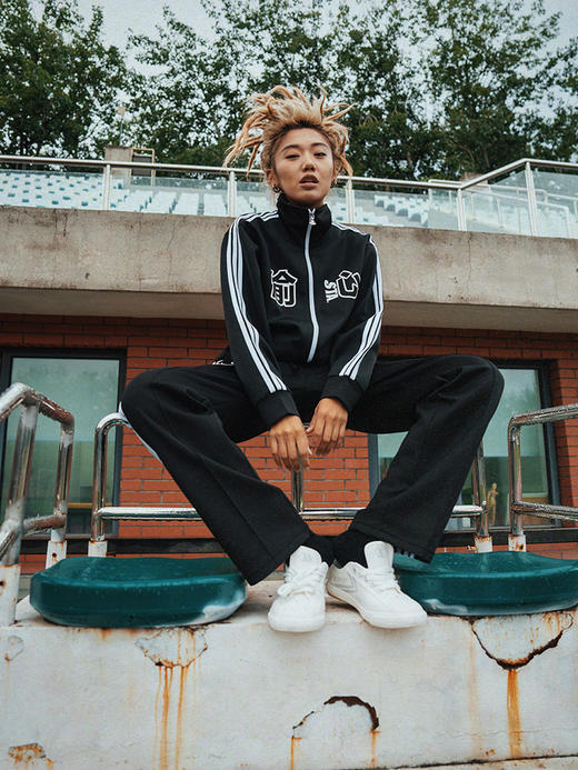 STAxMEIHUA梅花联名复古运动套装:偷心集团 商品图3