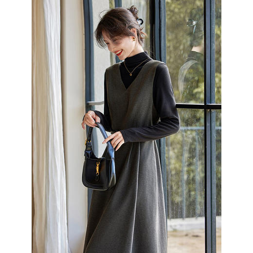 【1件65折】熙世界格雷系灰色毛呢背心裙子女冬季新款气质坎肩无袖V领连衣裙 商品图1