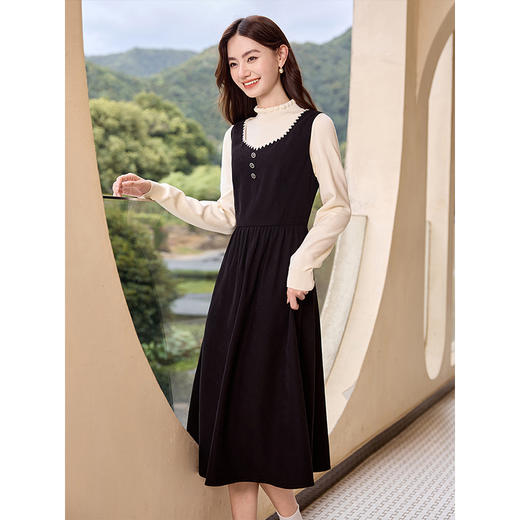 【专属特价】熙世界法式赫本黑色磨毛背心裙女2025年秋冬新款高级感无袖连衣裙 商品图1