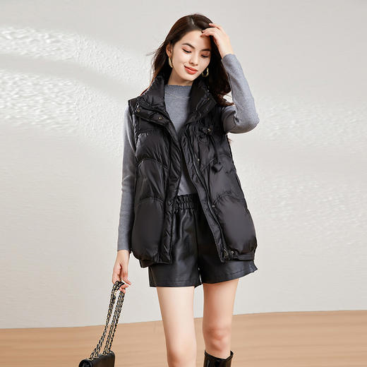 【kbnq】全新升级【铂金会员514/天猫699/差价185】(02639) 洛诗琳秋冬设计感轻薄女士保暖白鸭绒宽松显瘦羽绒马甲 商品图3