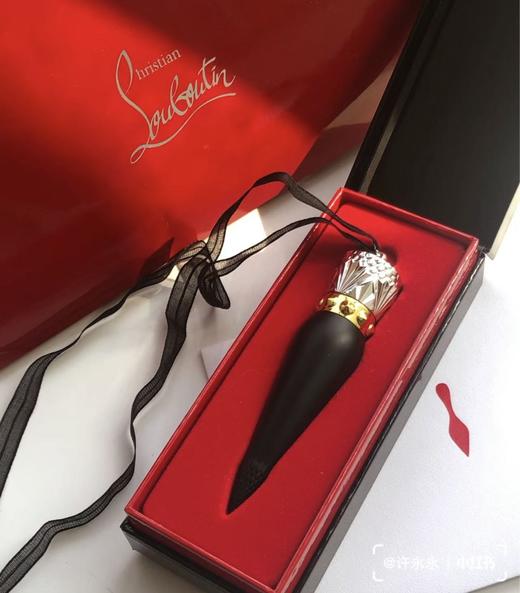 【10.6王炸割肉价】路铂廷CL萝卜丁女权仗口红005M色号（21.10产 国际五年到26年） 商品图2