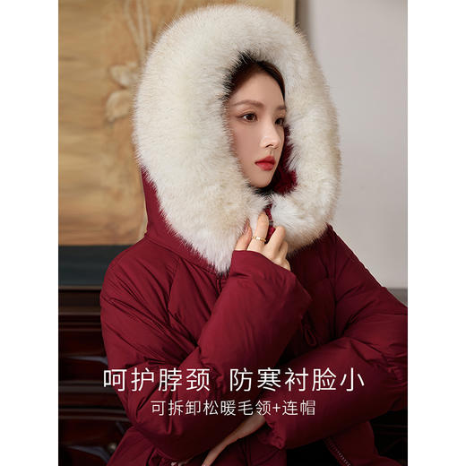 【年终特卖】熙世界可脱卸大毛领红色羽绒服长款白鸭绒保暖外套女2025冬季新款 商品图1