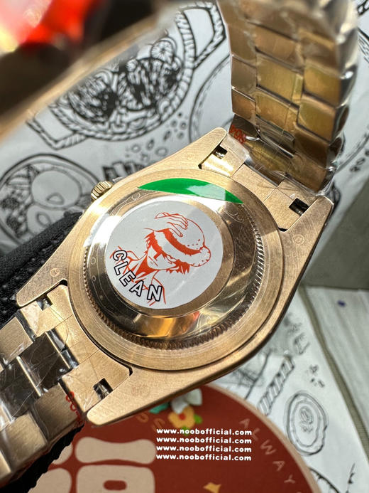 劳力士星期日历型系列m228235-0045私人订制版本，目前市场还没有的款式『18k包金处理➕定制版一体机芯3255机芯➕搭配正品一致的赤铁石英表盘材质』❕❕❕ 商品图13