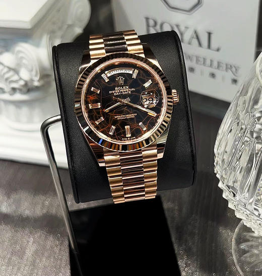 劳力士星期日历型系列m228235-0045私人订制版本，目前市场还没有的款式『18k包金处理➕定制版一体机芯3255机芯➕搭配正品一致的赤铁石英表盘材质』❕❕❕ 商品图2