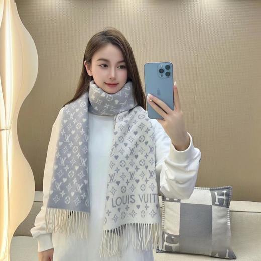 驴家*Monogram老花双面流苏围巾披肩（AN） 商品图3