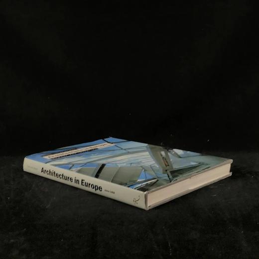1968年以来的欧洲建筑 563幅插图（201幅彩色） 精装大16开 商品图1