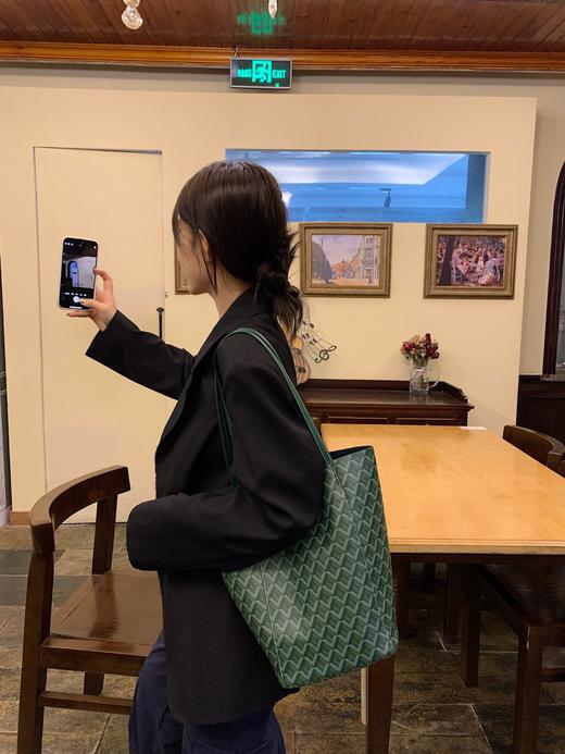 EMO·秋季狗牙大水桶包6色可选 大容量单肩手提通勤质感托特包 商品图2