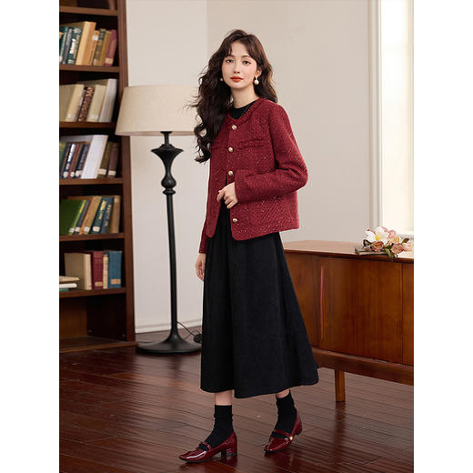 【年货节】熙世界红色小香风粗花呢羽绒服女短款冬季新款名媛气质白鸭绒外套 商品图4