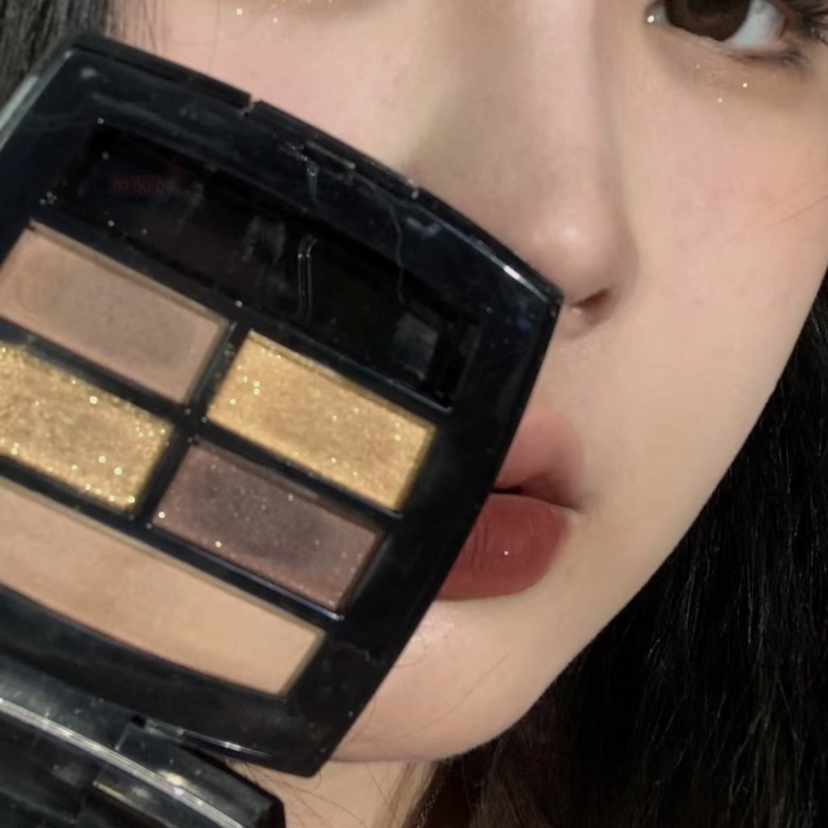 人间富贵花 在途准现货 香奈儿绝美眼影盘