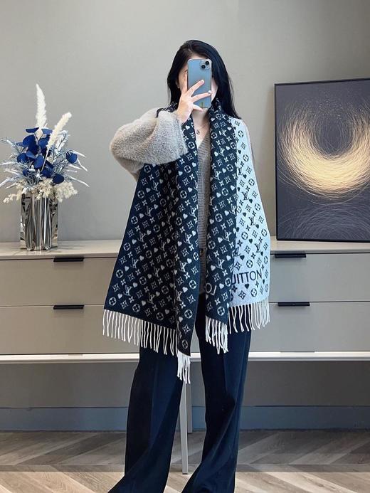 驴家*Monogram老花双面流苏围巾披肩（AN） 商品图10