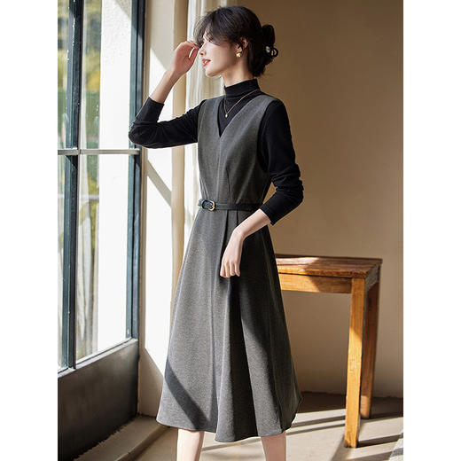 【1件65折】熙世界格雷系灰色毛呢背心裙子女冬季新款气质坎肩无袖V领连衣裙 商品图0