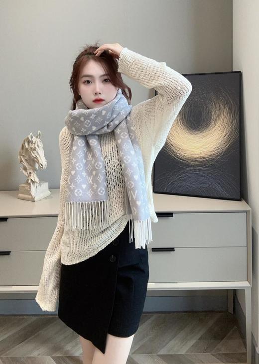 驴家*Monogram老花双面流苏围巾披肩（AN） 商品图7