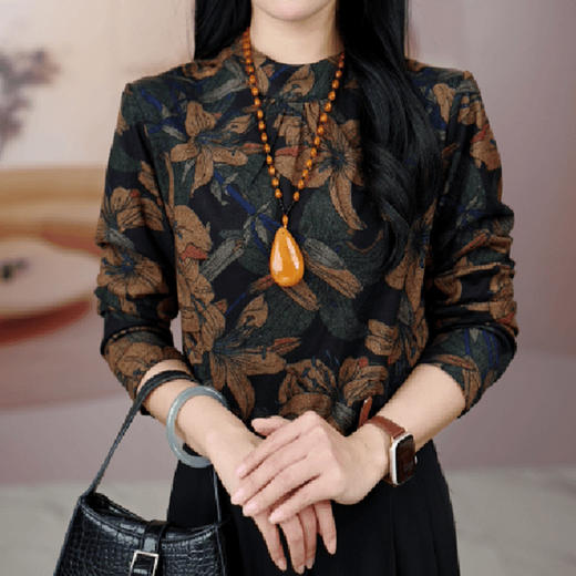 SMZ31335保暖打底衫女士2024冬季新款宽松复古印花小衫洋气减龄内搭上衣潮 商品图0